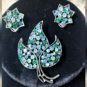 Kramer brooch and clip earring set.
